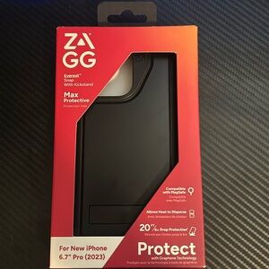 ZAGG Everest Snap With Kickstand for New Iphone 6.7” Pro